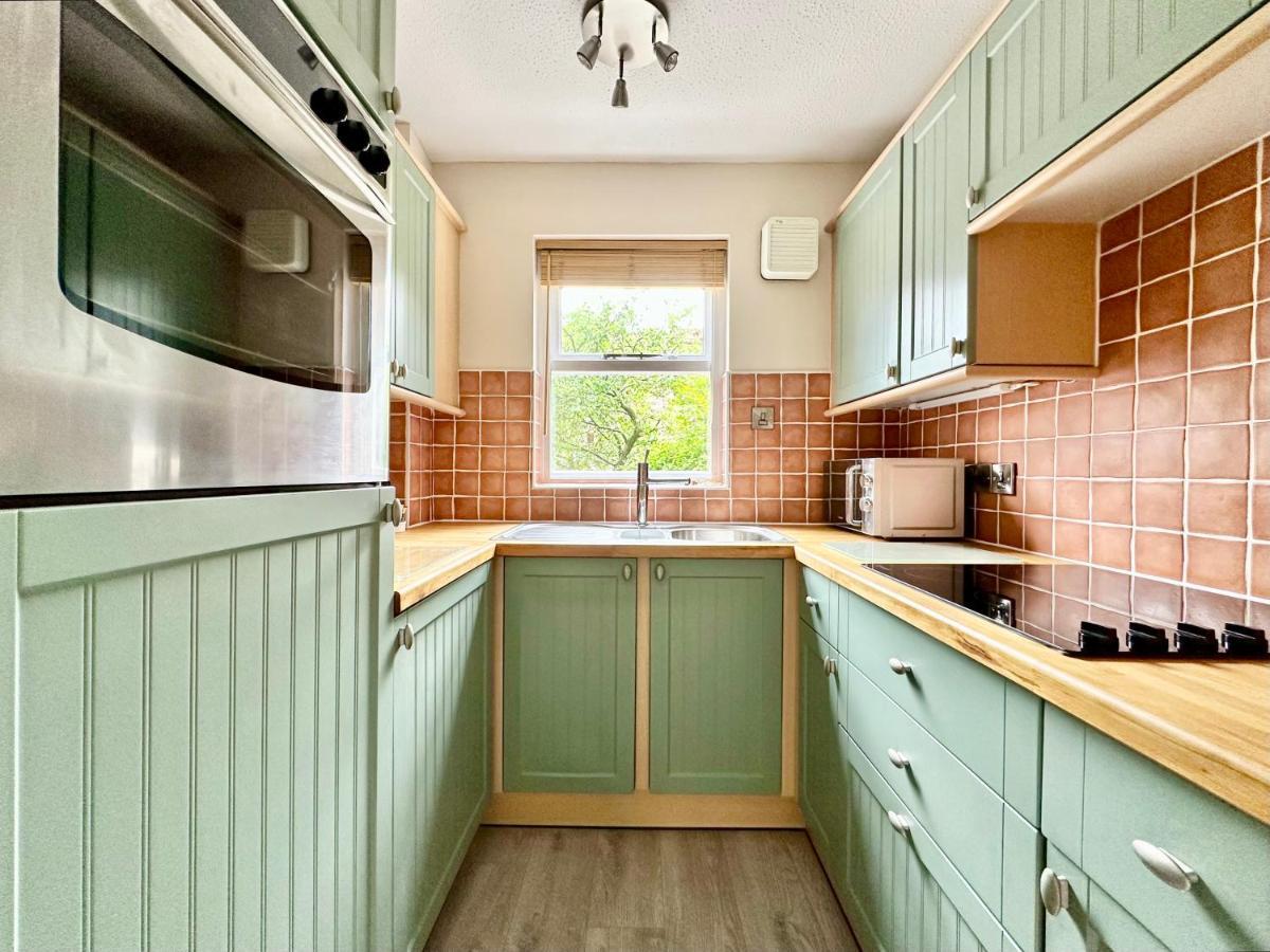 Cherry Blossom Cottage Йорк Екстер'єр фото